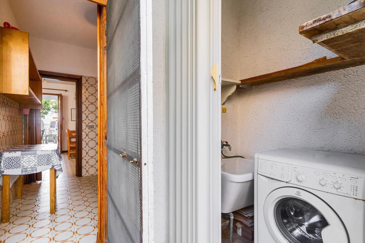 Villino Sabrina Con Piscina Villa Torre Lapillo Eksteriør billede