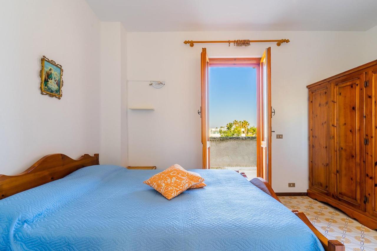 Villino Sabrina Con Piscina Villa Torre Lapillo Eksteriør billede