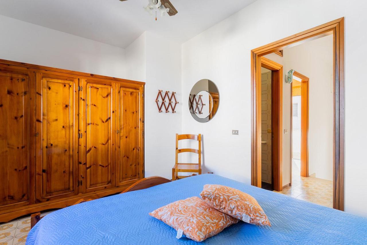Villino Sabrina Con Piscina Villa Torre Lapillo Eksteriør billede