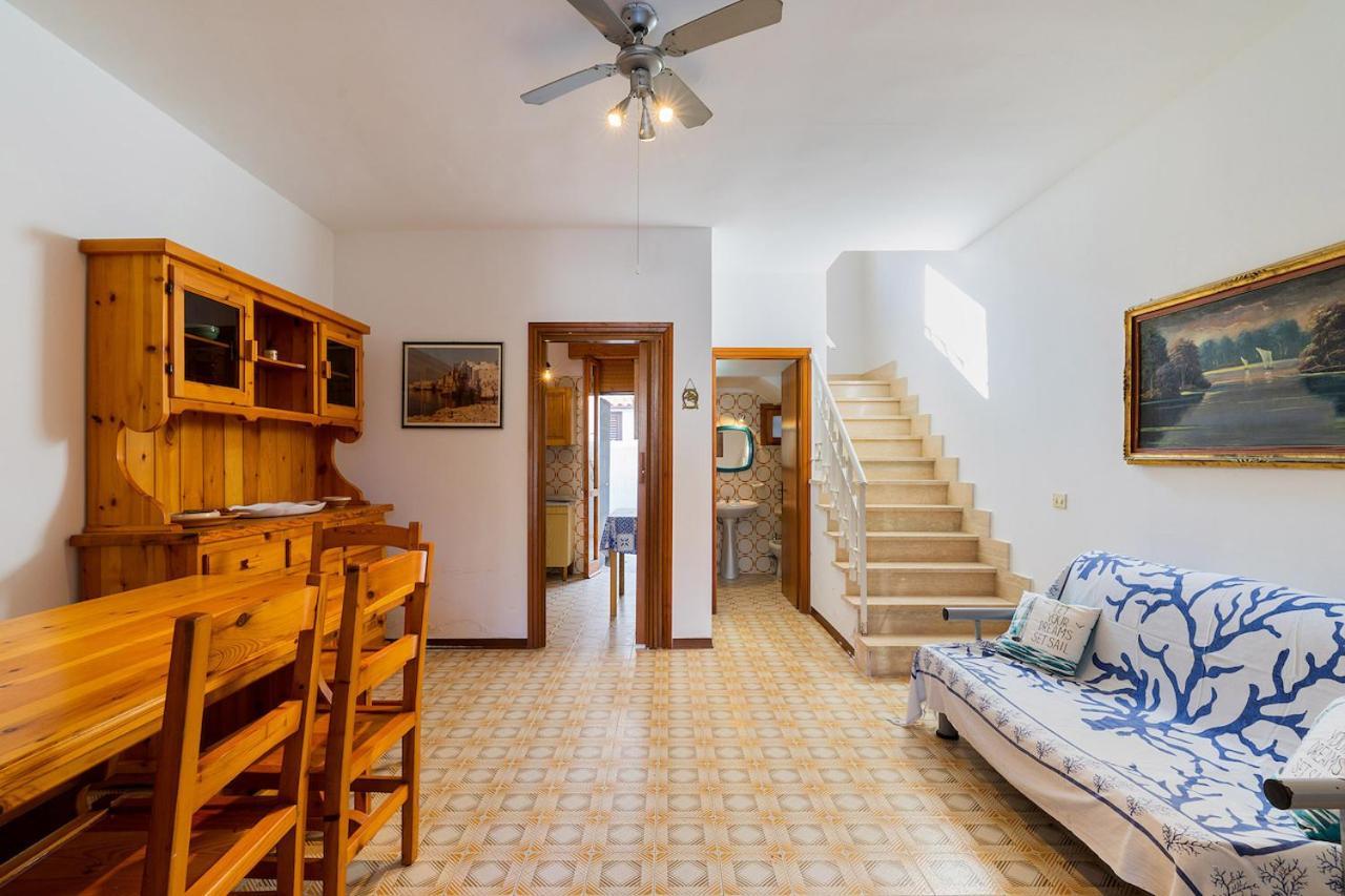 Villino Sabrina Con Piscina Villa Torre Lapillo Eksteriør billede